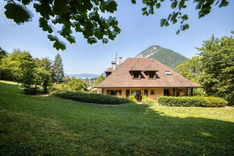 maison 10 Pièces en vente sur MENTHON ST BERNARD (74290)