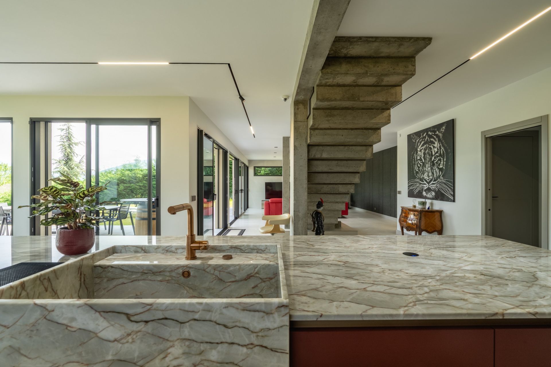 house 6 Rooms for sale on SEVRIER (74320)