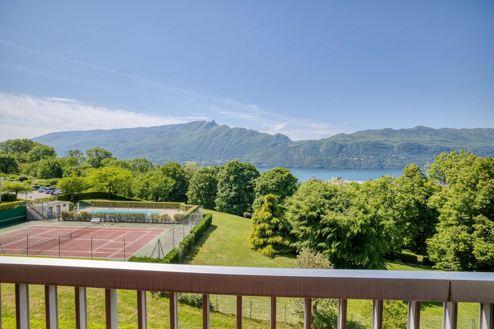 apartment 5 Rooms for sale on TRESSERVE (73100)