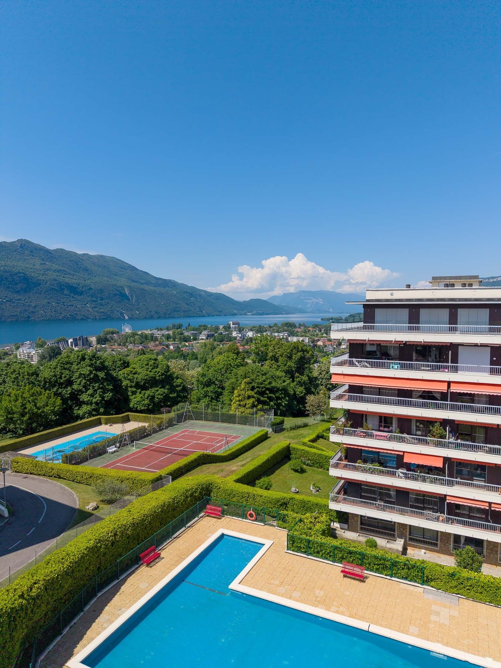apartment 5 Rooms for sale on TRESSERVE (73100)