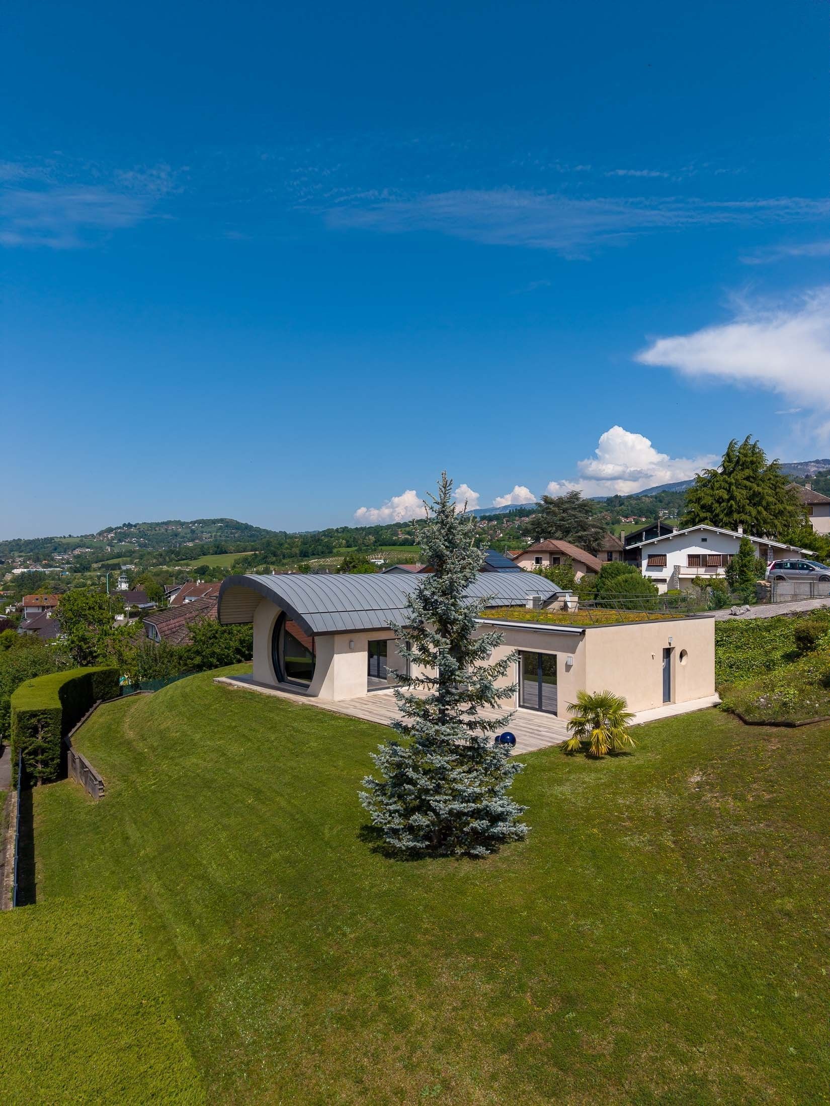 house 4 Rooms for sale on AIX LES BAINS (73100)