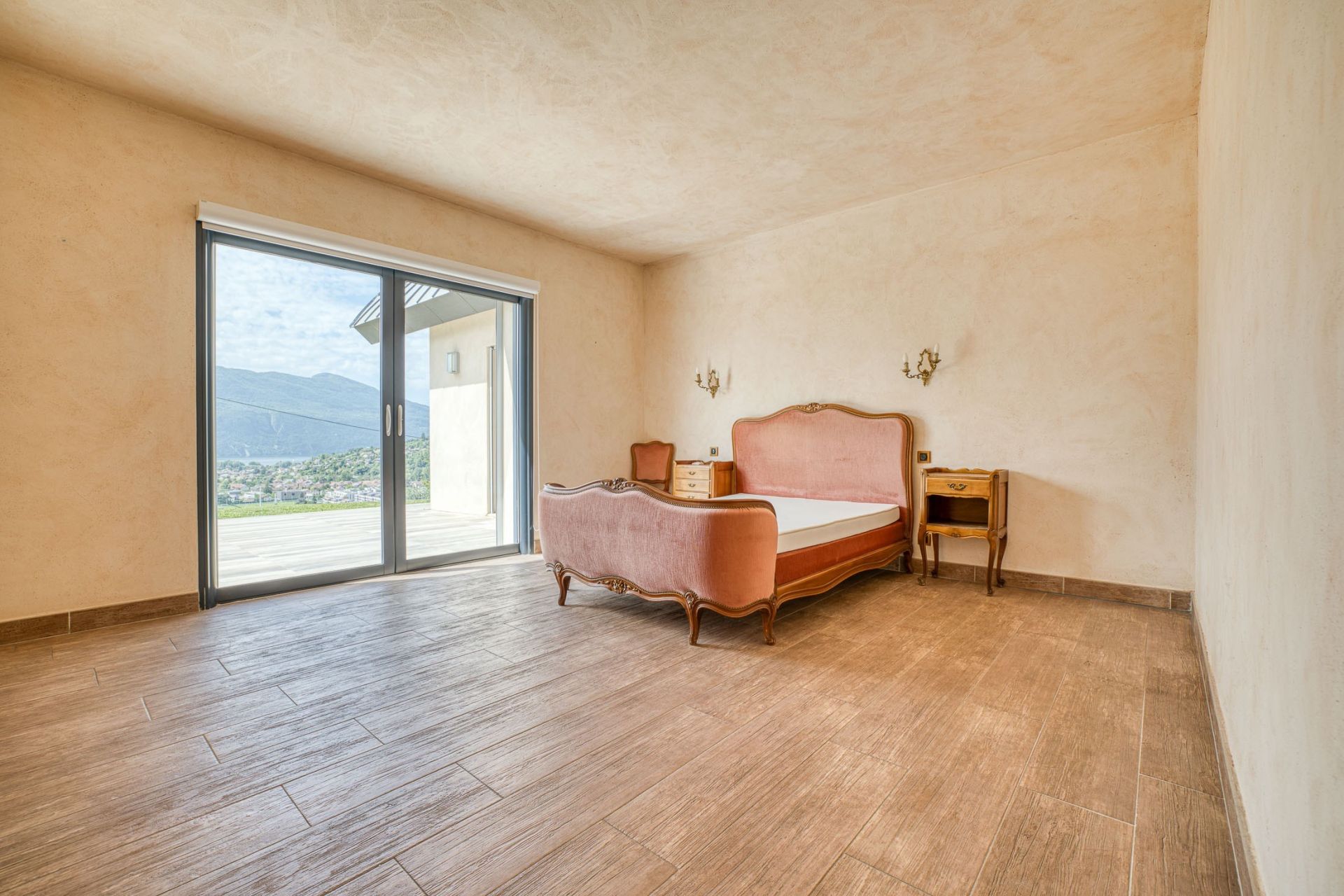 house 4 Rooms for sale on AIX LES BAINS (73100)