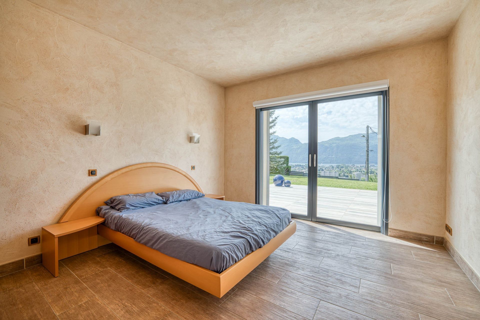 house 4 Rooms for sale on AIX LES BAINS (73100)