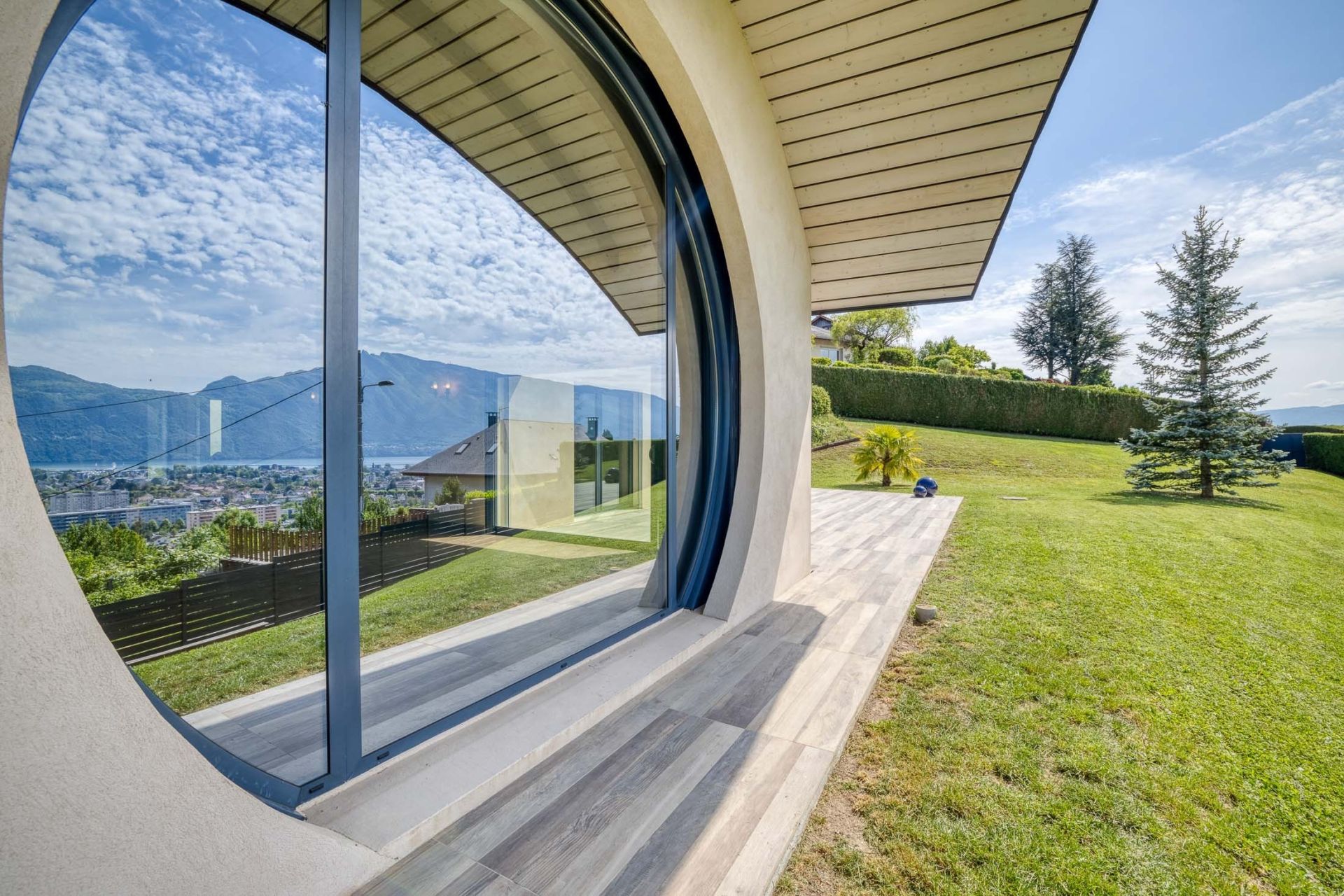 house 4 Rooms for sale on AIX LES BAINS (73100)