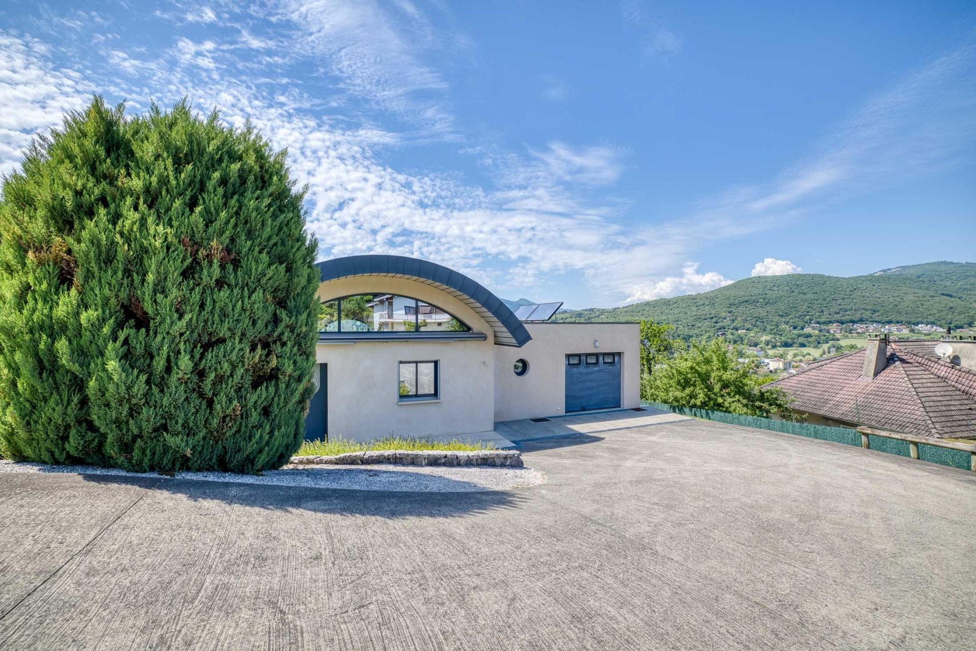 house 4 Rooms for sale on AIX LES BAINS (73100)