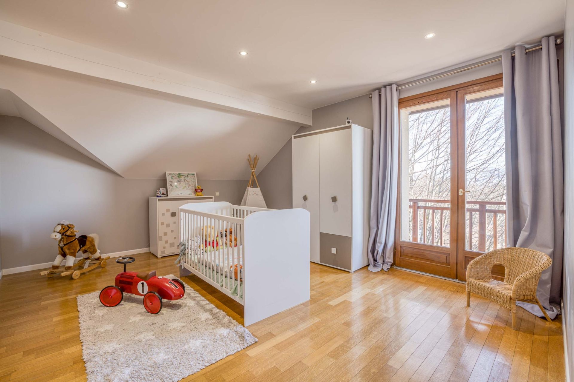 house 8 Rooms for sale on ANNECY (74370)