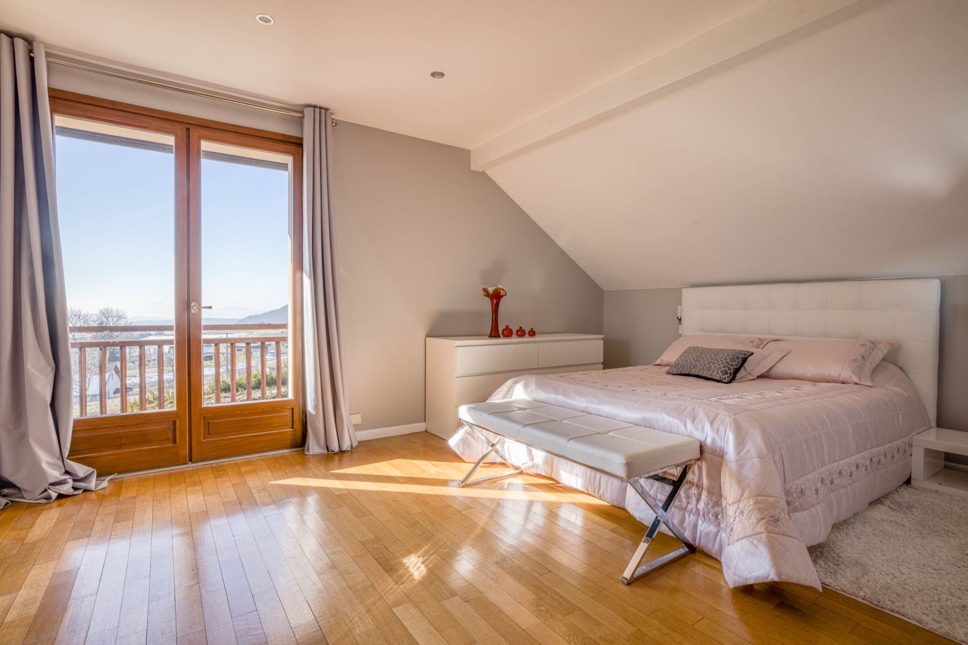 house 8 Rooms for sale on ANNECY (74370)