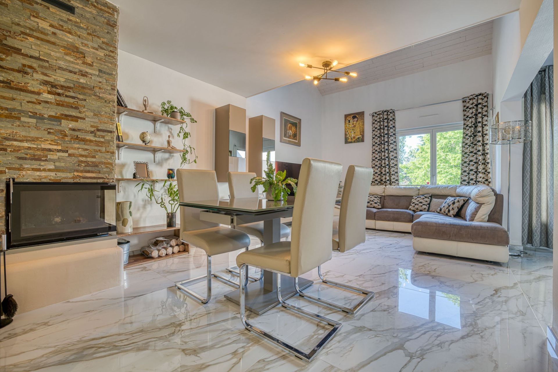 apartment 7 Rooms for sale on ANNECY LE VIEUX (74940)