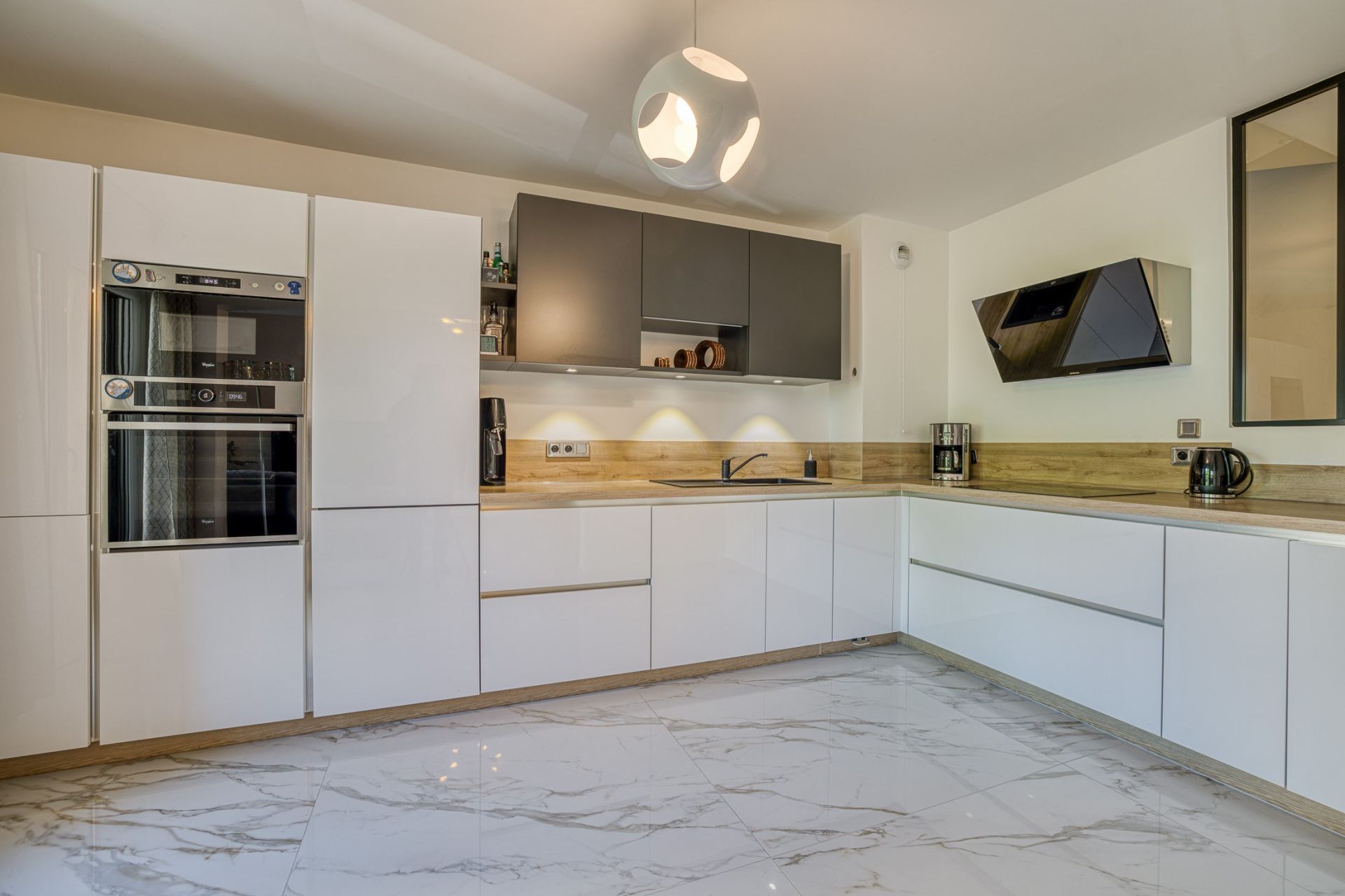 apartment 7 Rooms for sale on ANNECY LE VIEUX (74940)