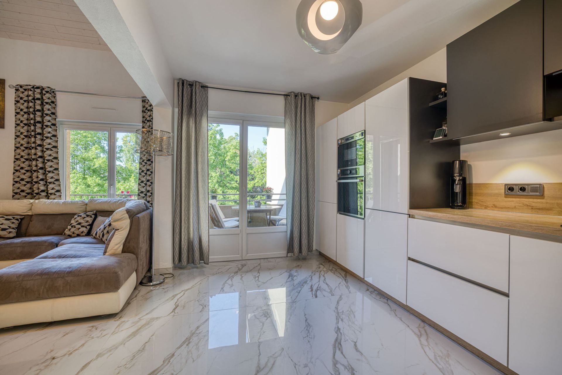 apartment 7 Rooms for sale on ANNECY LE VIEUX (74940)