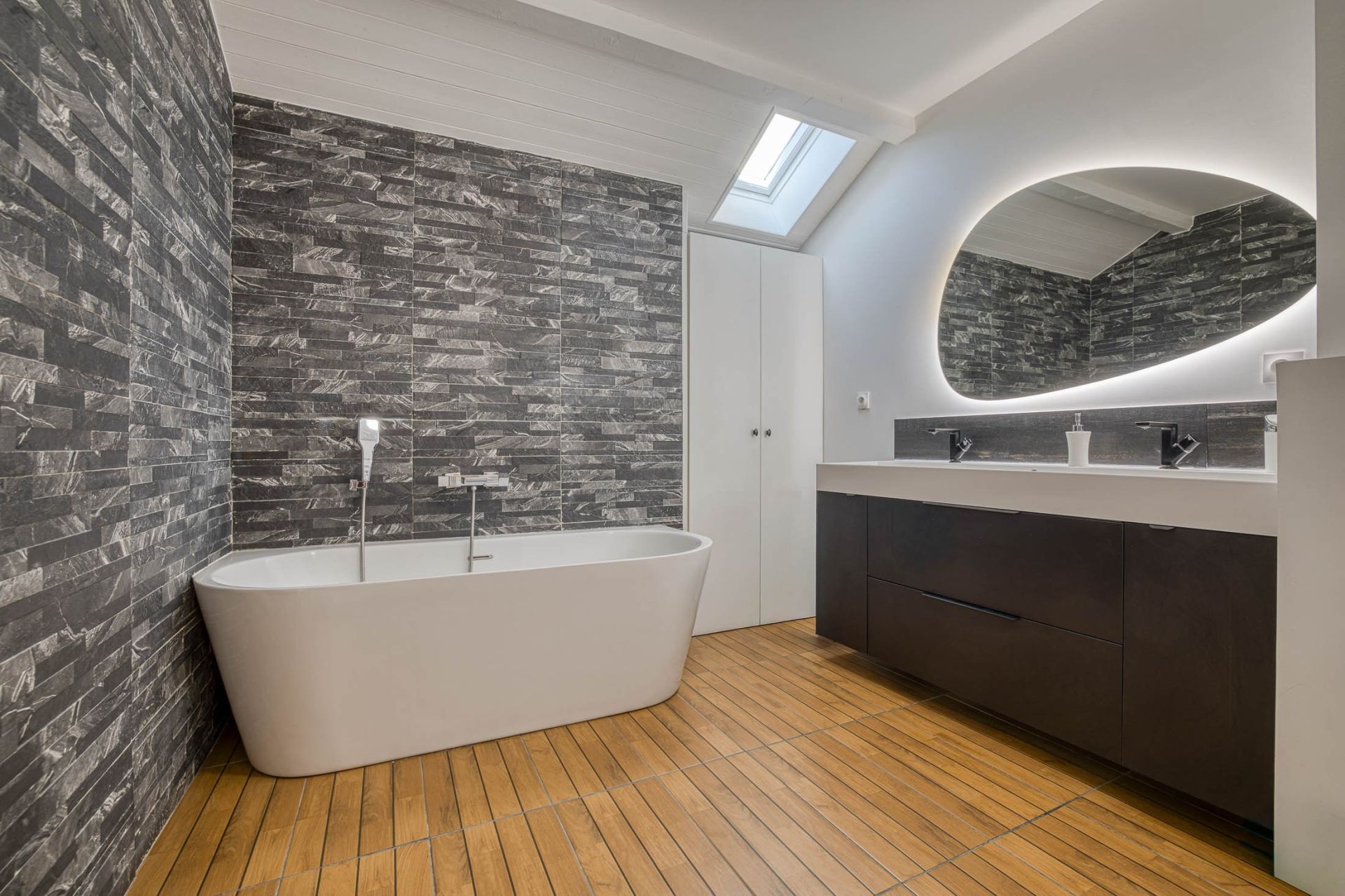 apartment 7 Rooms for sale on ANNECY LE VIEUX (74940)