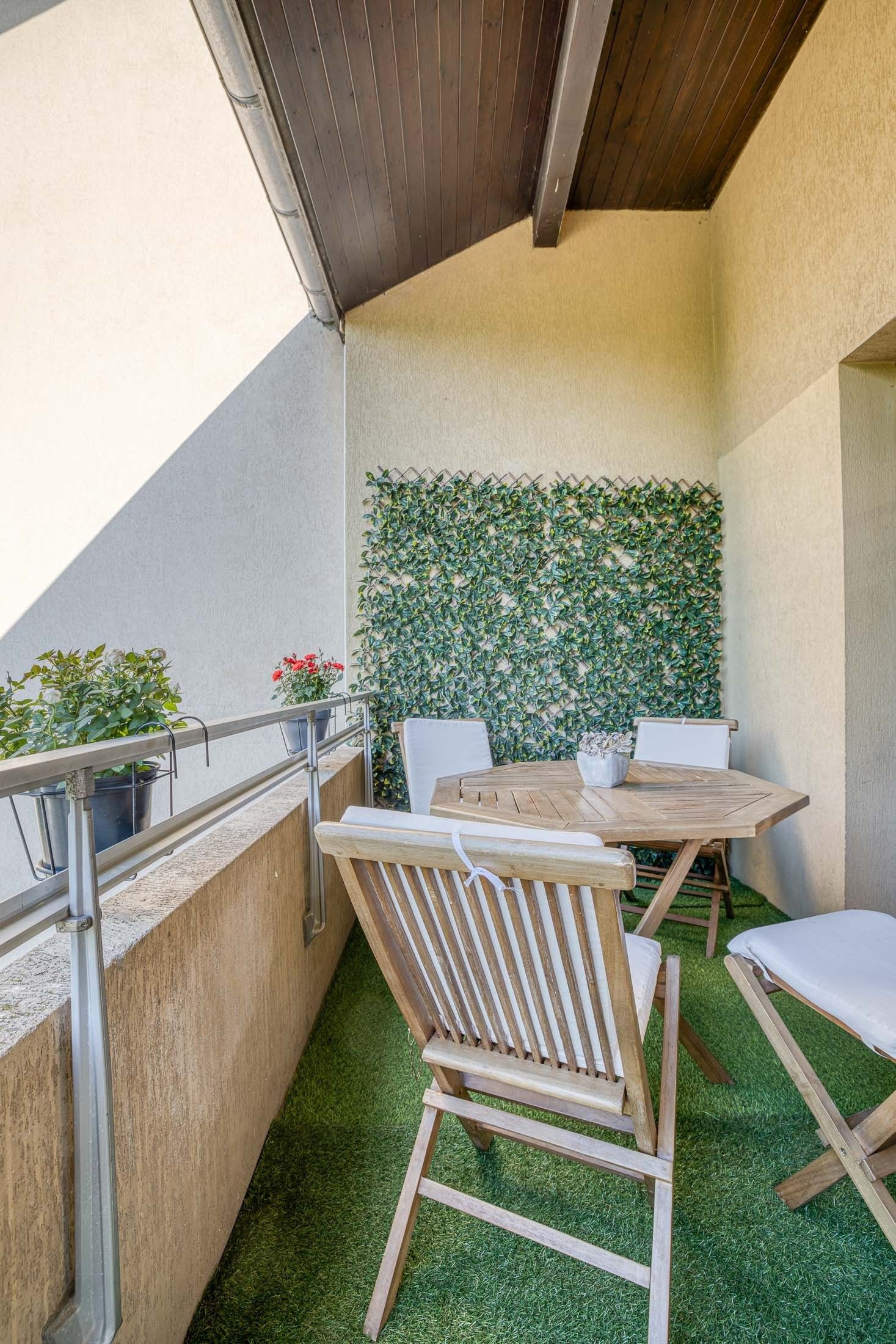 apartment 7 Rooms for sale on ANNECY LE VIEUX (74940)