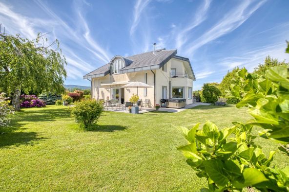 Sale House Pers-Jussy 6&nbsp;Rooms 206&nbsp;m²