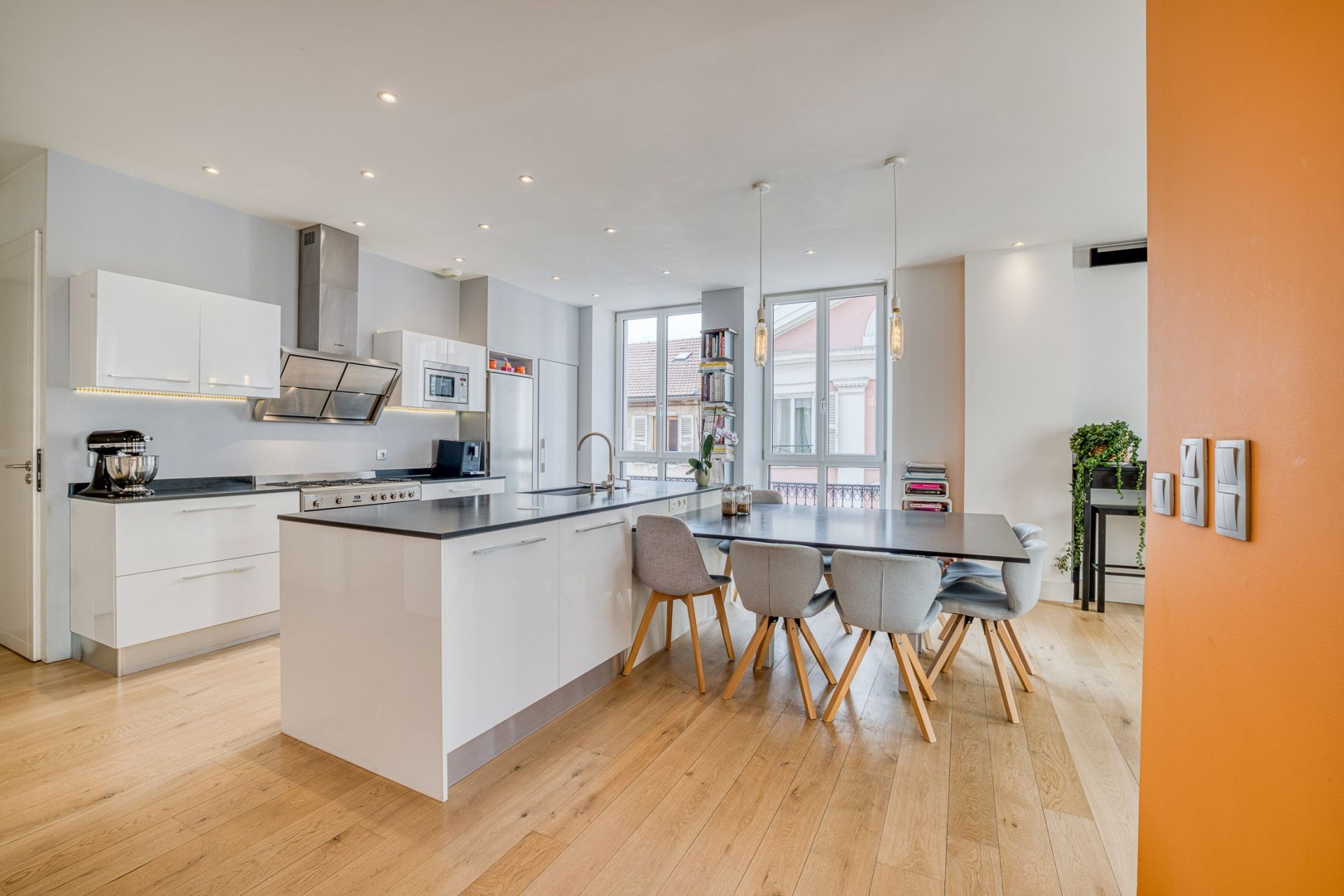 apartment 4 Rooms for sale on ANNECY (74000)