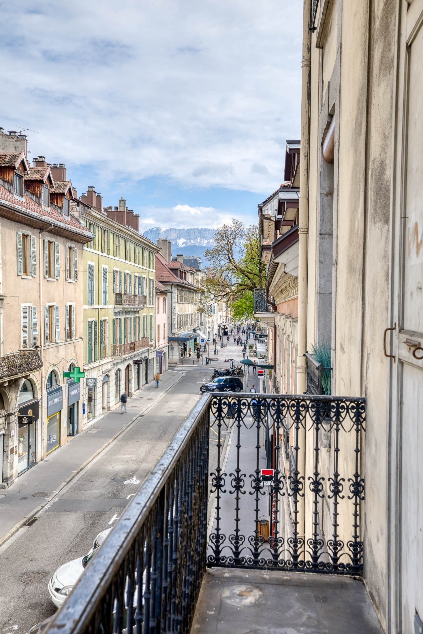 apartment 4 Rooms for sale on ANNECY (74000)