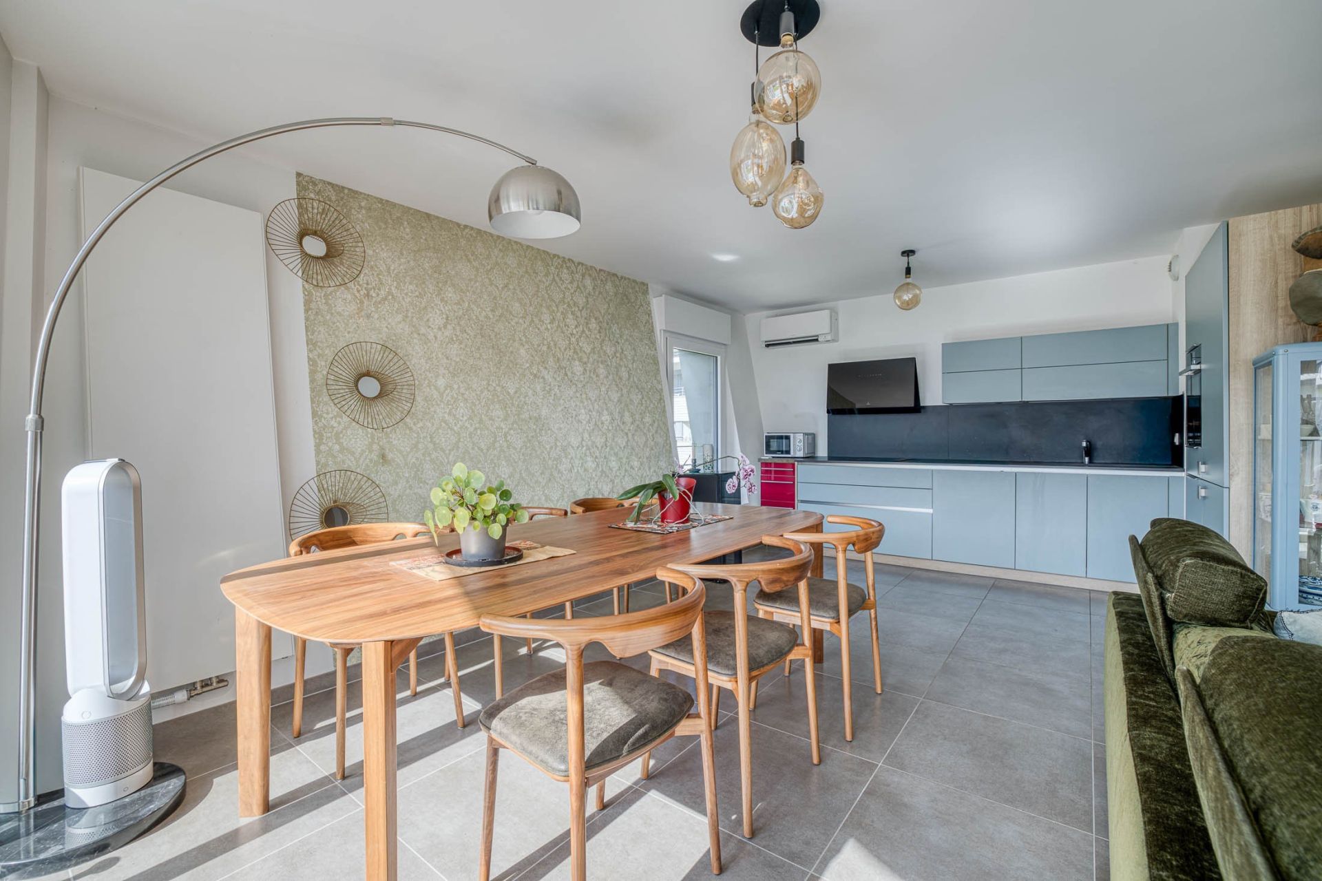 apartment 4 Rooms for sale on ANNECY (74000)