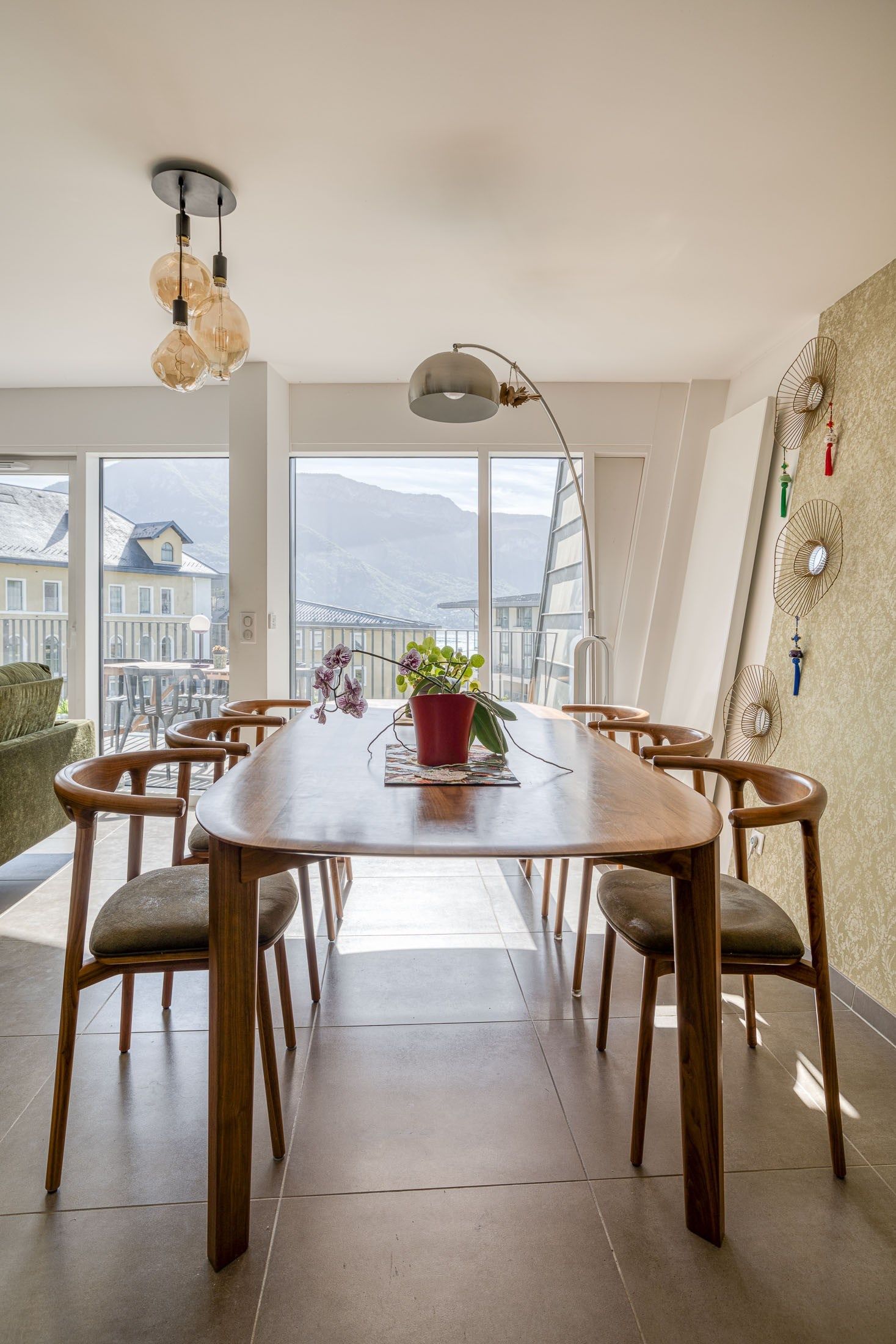 apartment 4 Rooms for sale on ANNECY (74000)