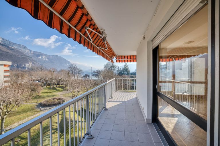 apartment 6 Rooms for sale on ANNECY LE VIEUX (74940)