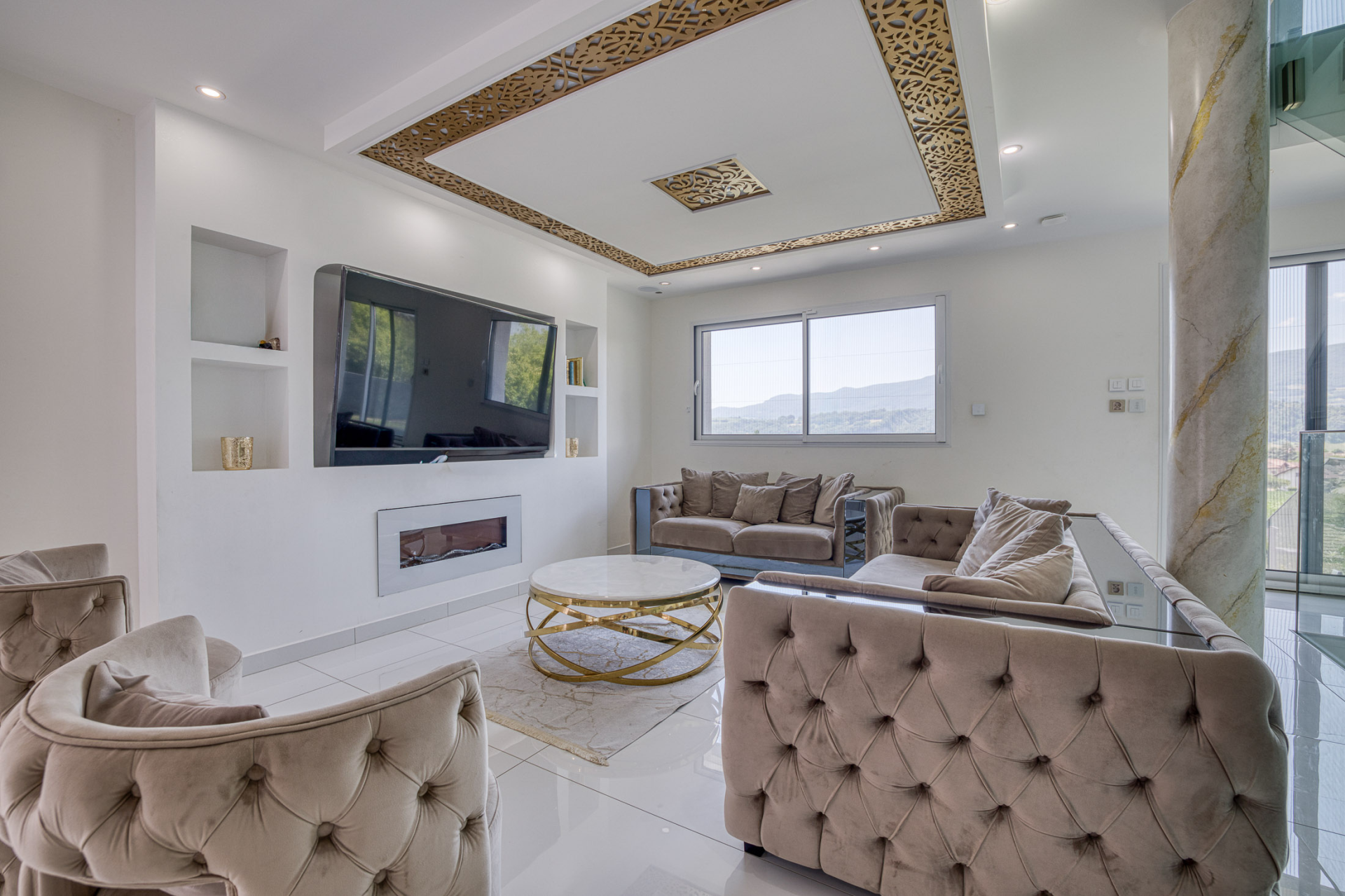 maison 7 Pièces en vente sur VALLIERES SUR FIER (74150)