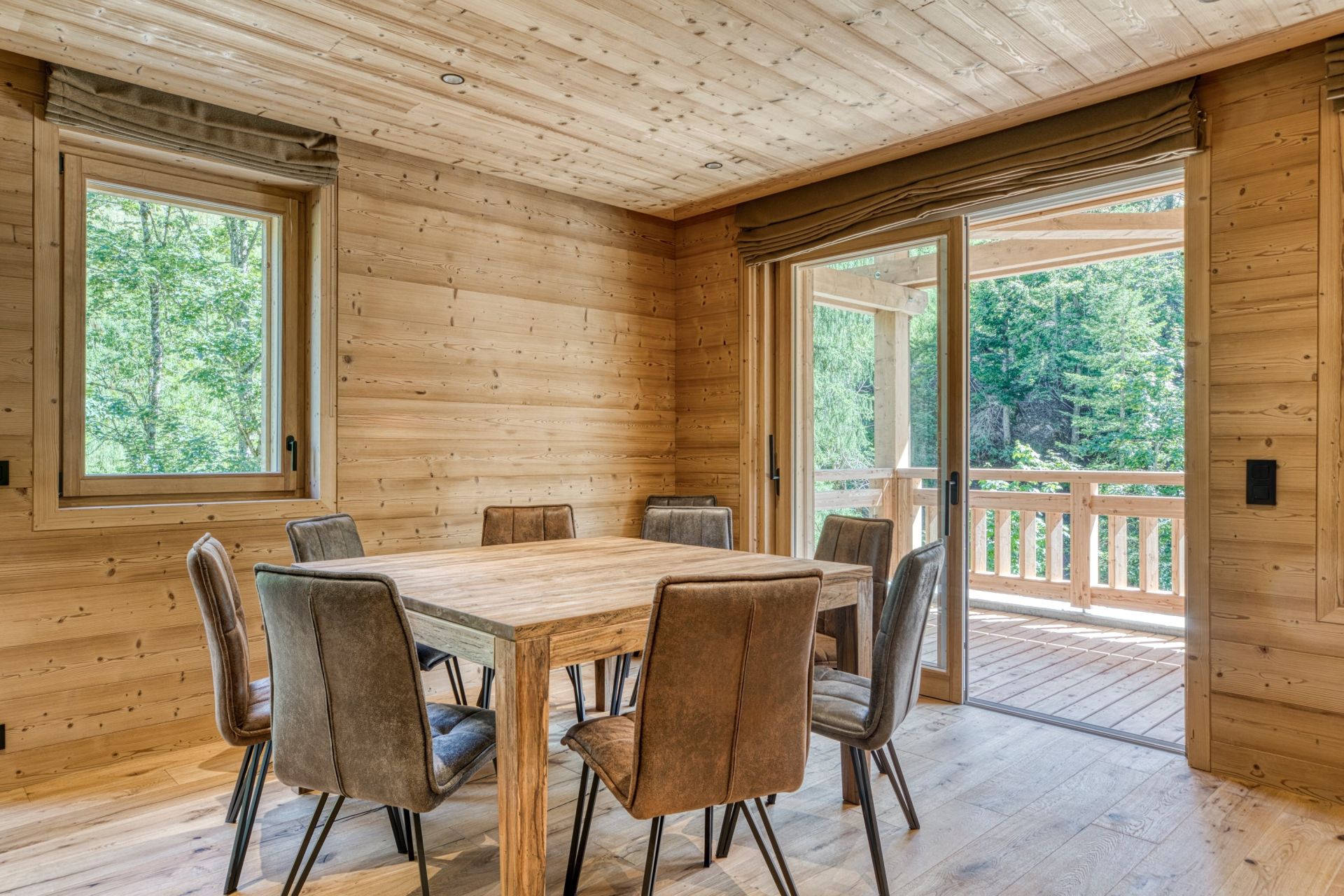 chalet 5 Rooms for sale on LE GRAND BORNAND (74450)