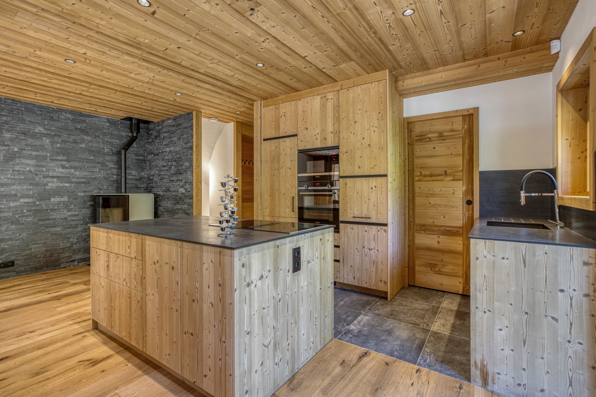 chalet 5 Rooms for sale on LE GRAND BORNAND (74450)