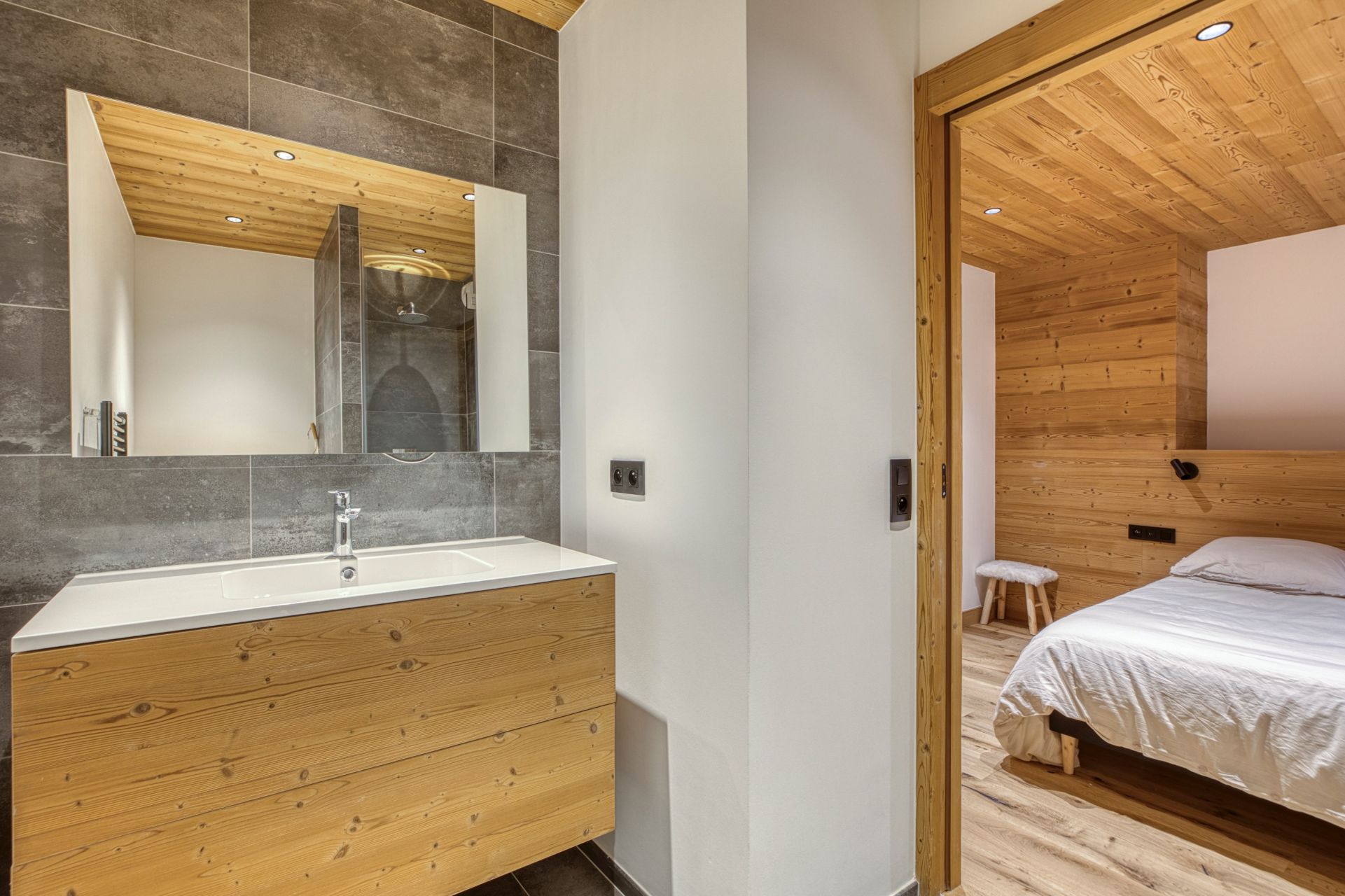 chalet 5 Rooms for sale on LE GRAND BORNAND (74450)