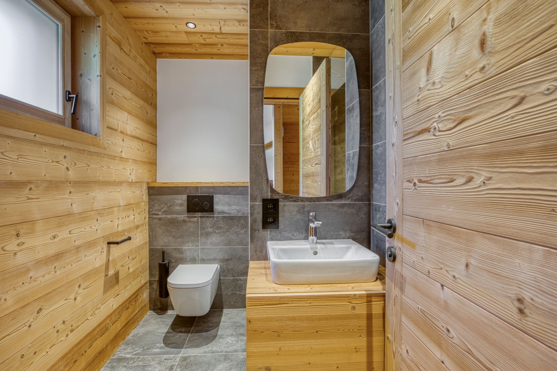 chalet 5 Rooms for sale on LE GRAND BORNAND (74450)
