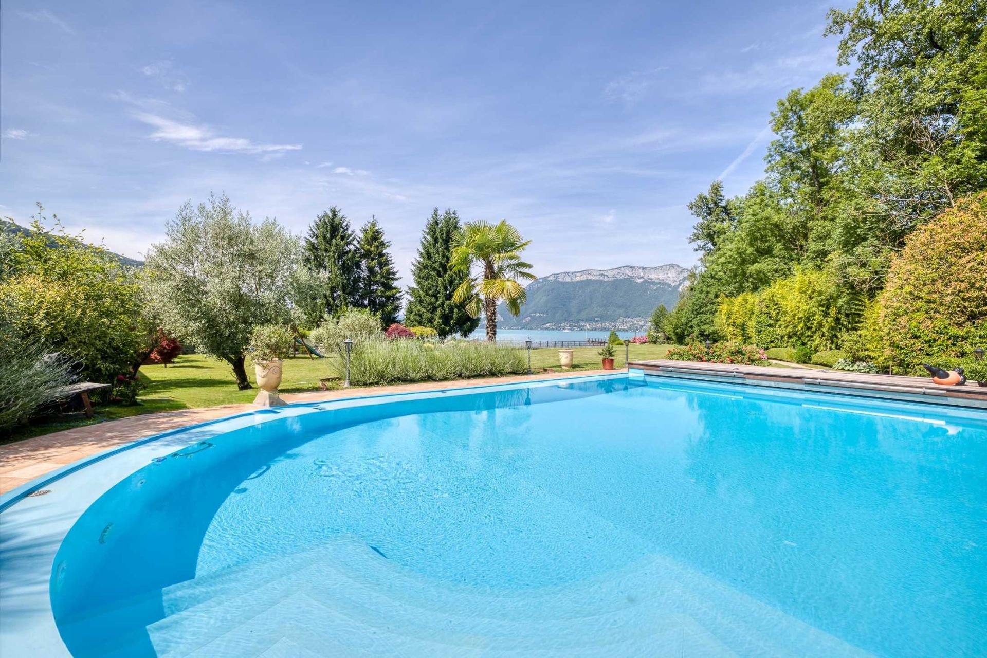 propriété 15 Pièces en vente sur ANNECY (74000)
