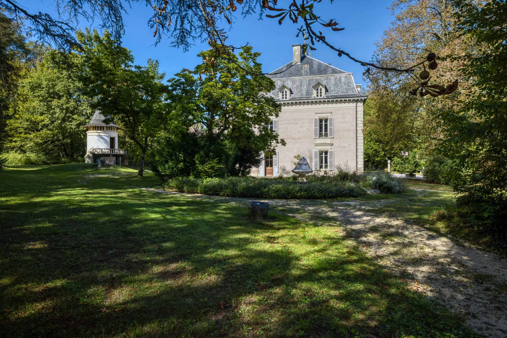 maison 15 Pièces en vente sur MASSIGNIEU DE RIVES (01300)