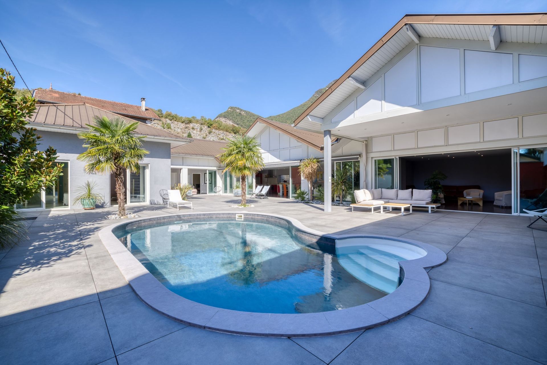 house 9 Rooms for sale on CULOZ BEON (01350)