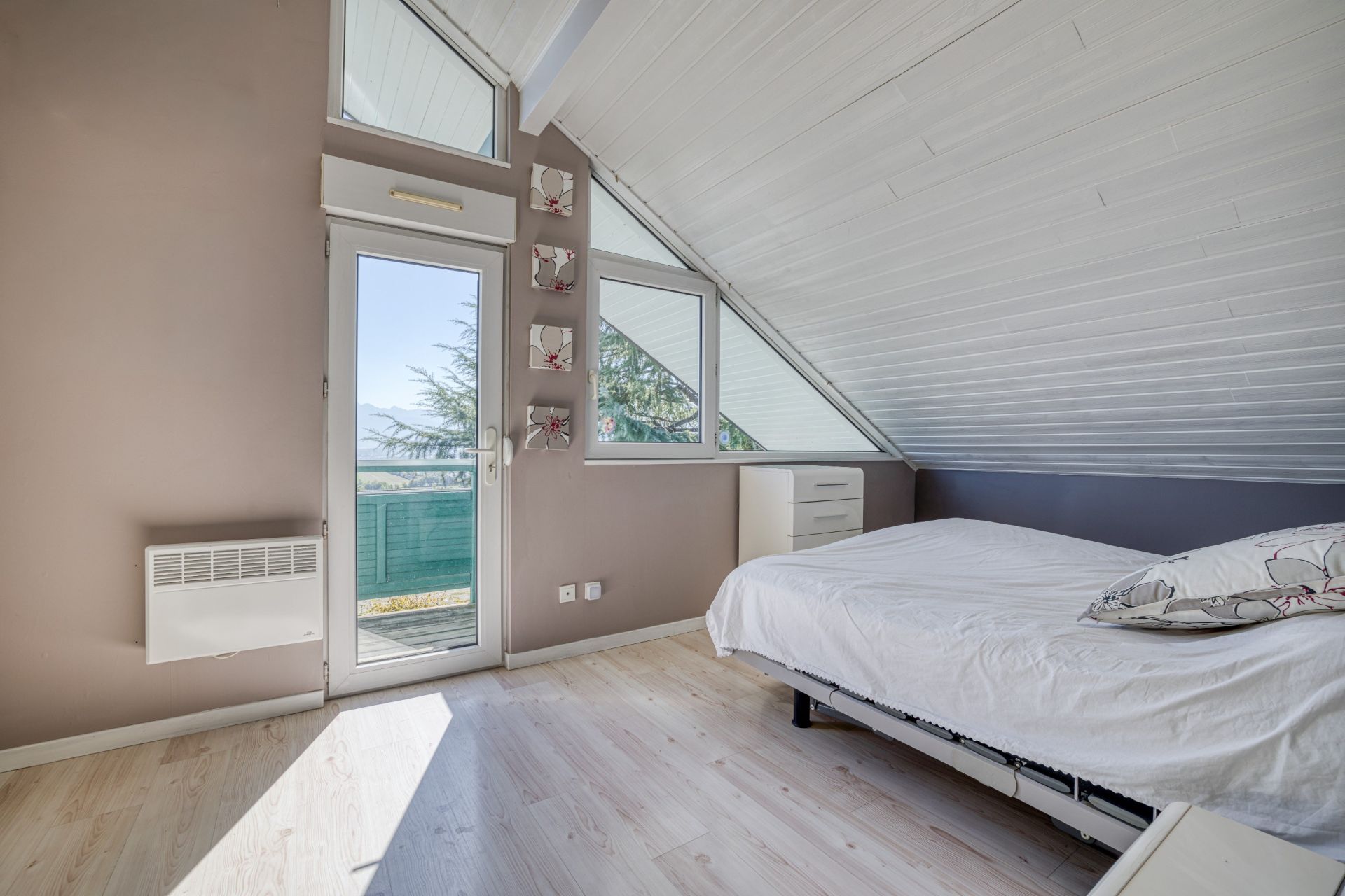 house 10 Rooms for sale on POISY (74330)