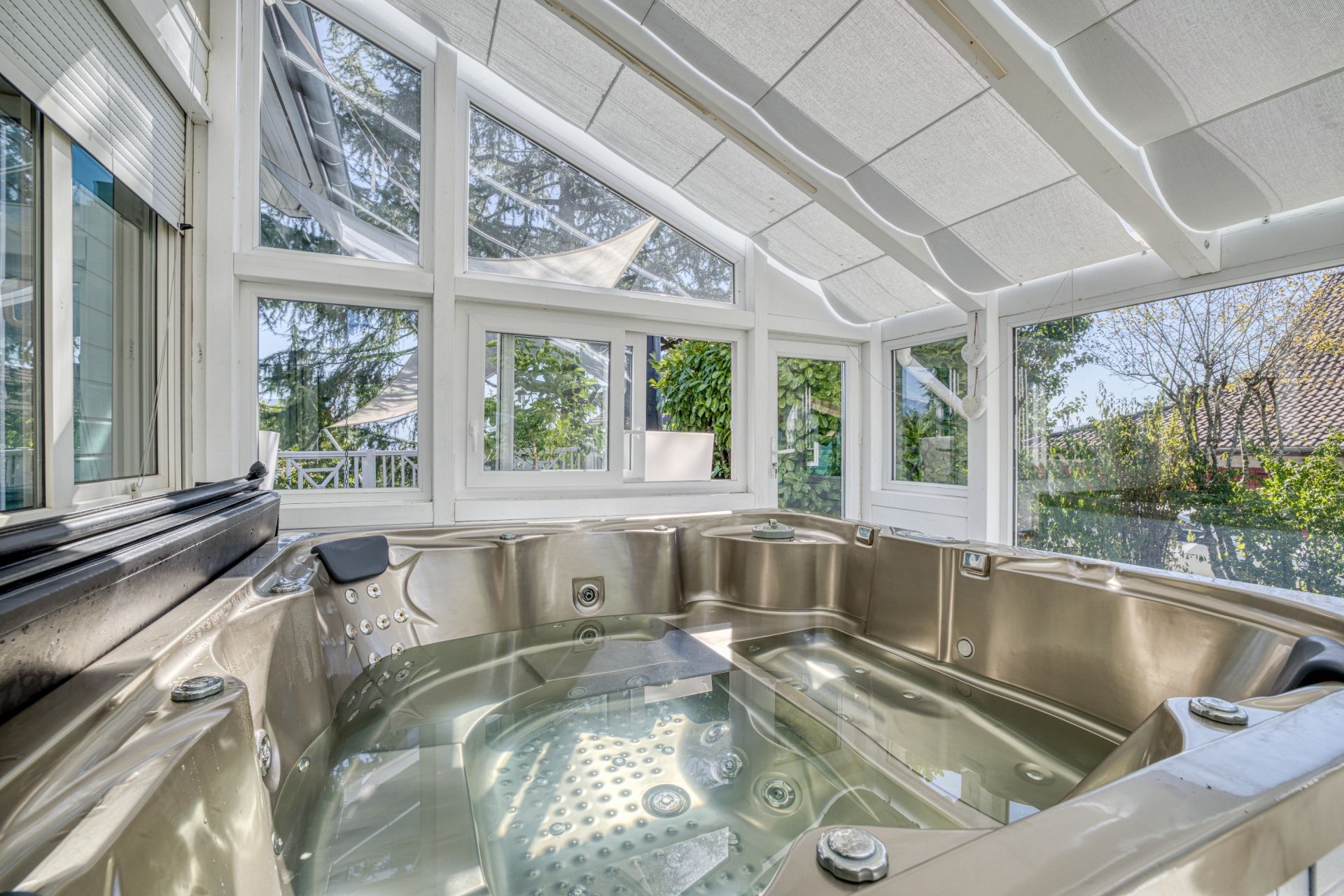 house 10 Rooms for sale on POISY (74330)