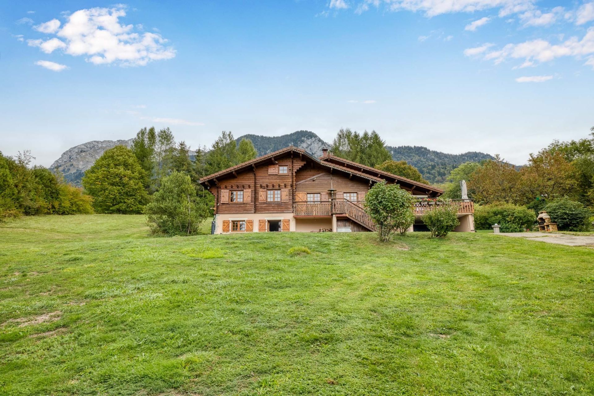 chalet 8 Pièces en vente sur TALLOIRES MONTMIN (74290)