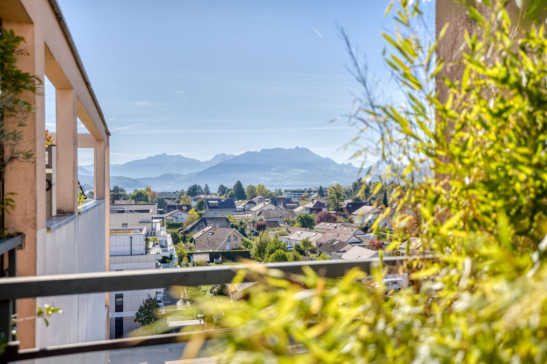 apartment 9 Rooms for sale on ANNECY (74940)