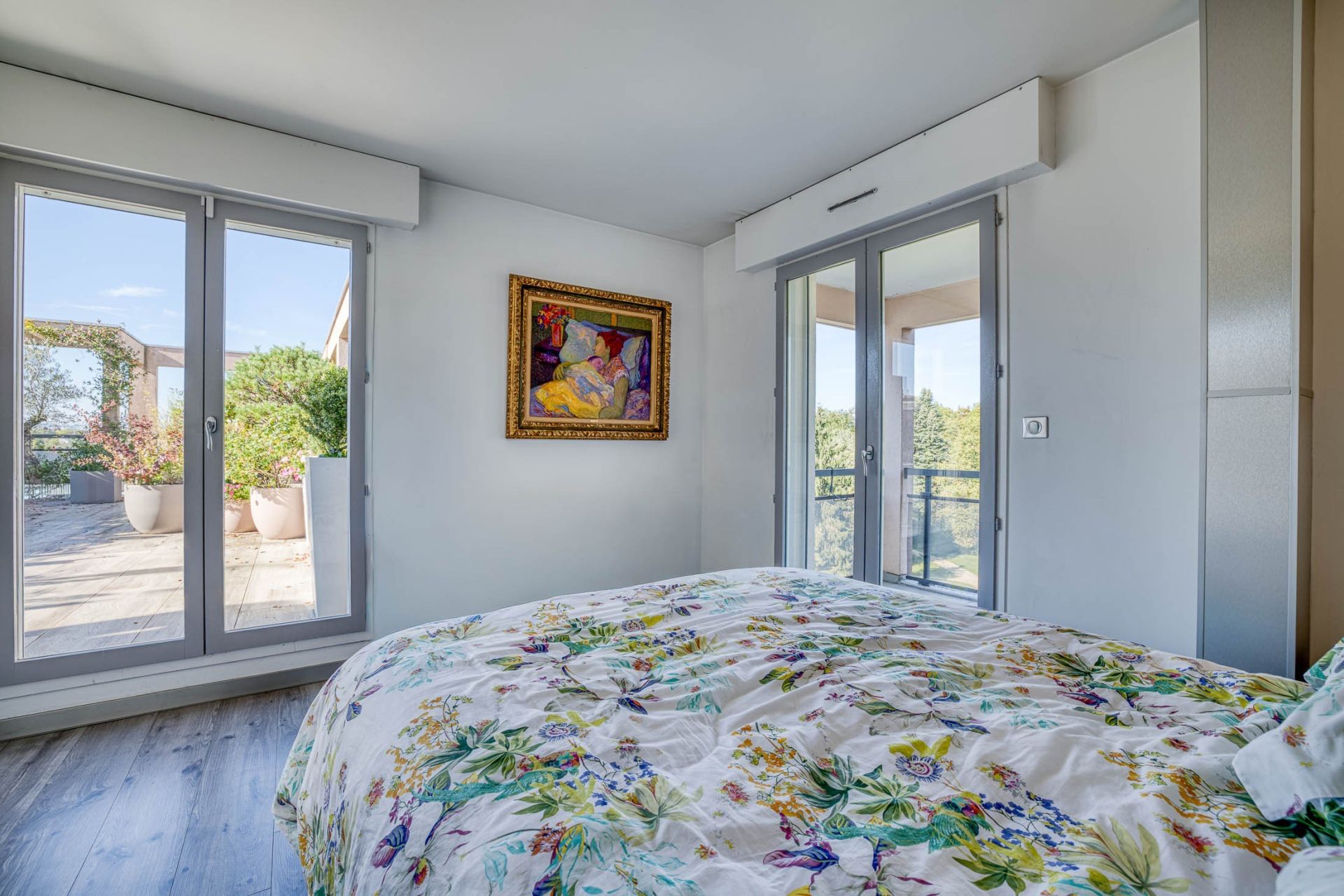 apartment 9 Rooms for sale on ANNECY (74940)