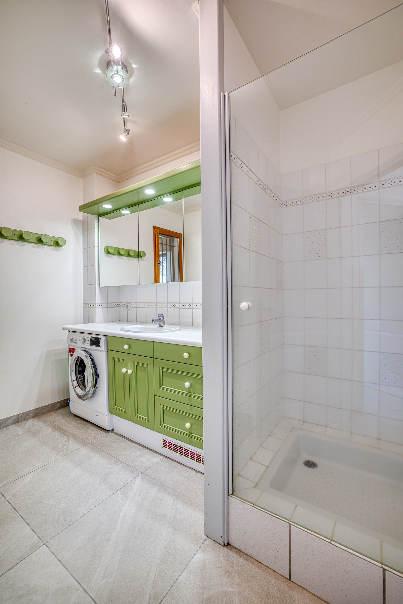 house 5 Rooms for sale on DOUSSARD (74210)