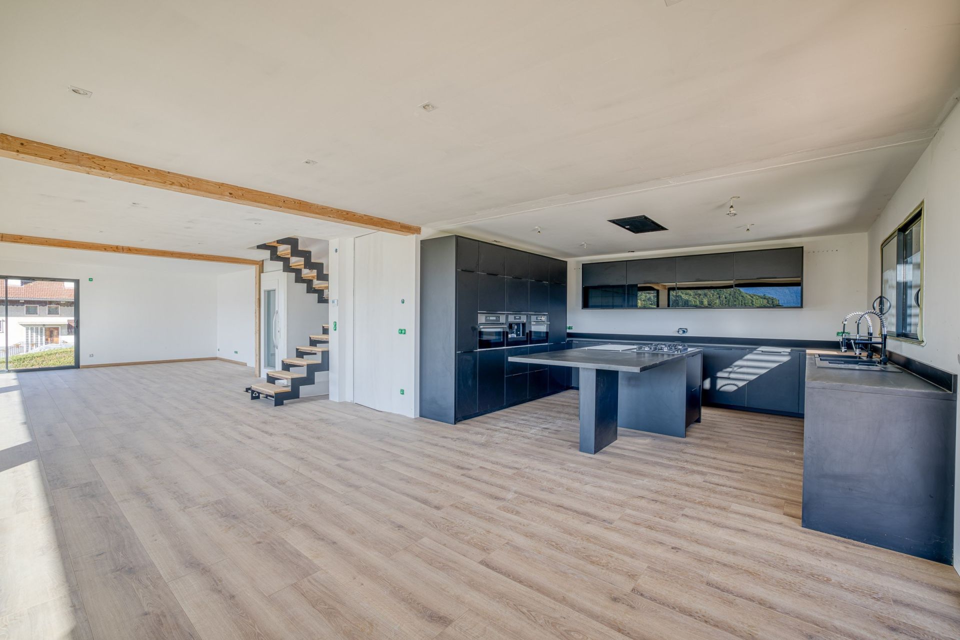 house 6 Rooms for sale on TALLOIRES (74290)