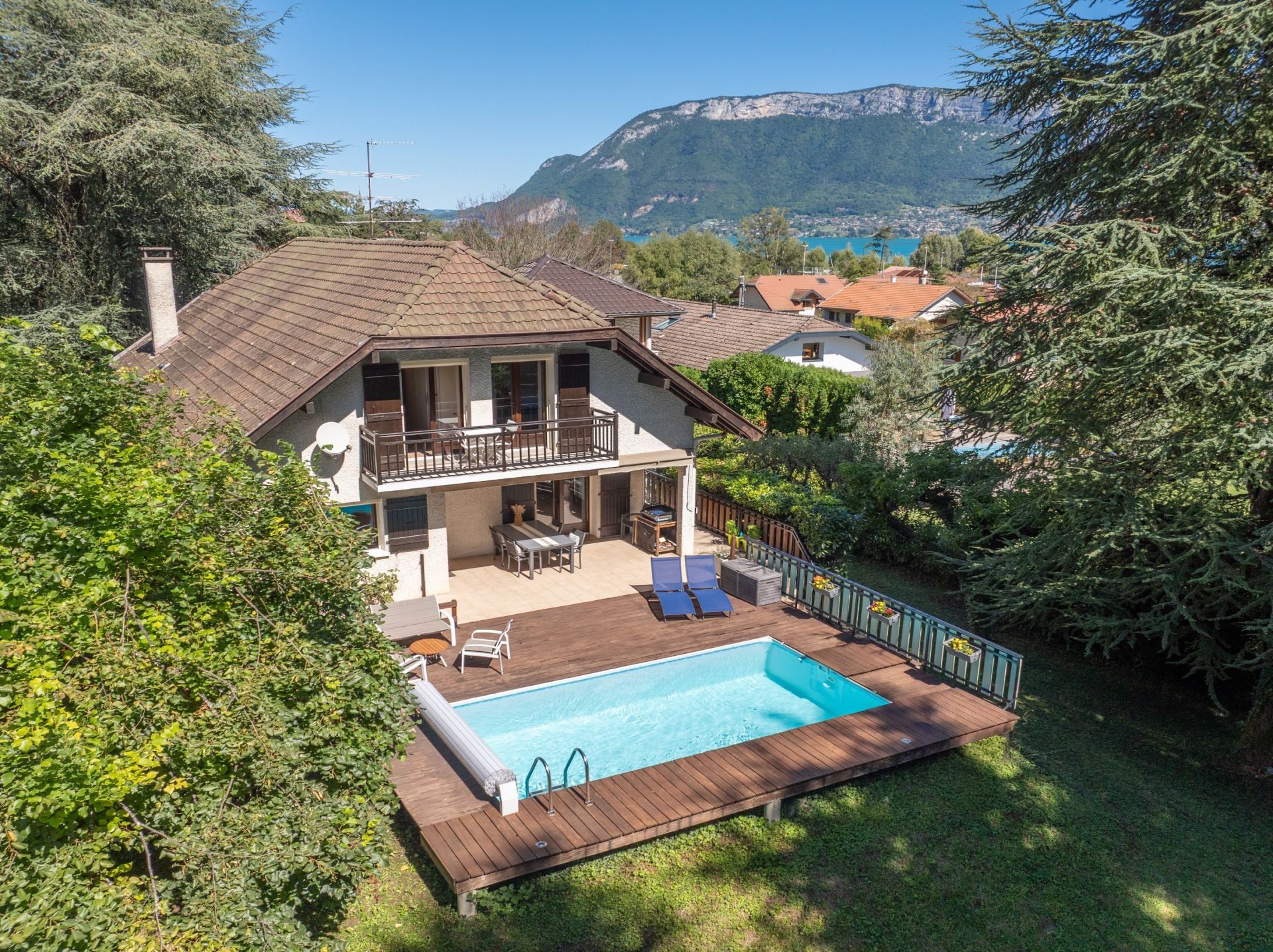 house 10 Rooms for sale on SEVRIER (74320)