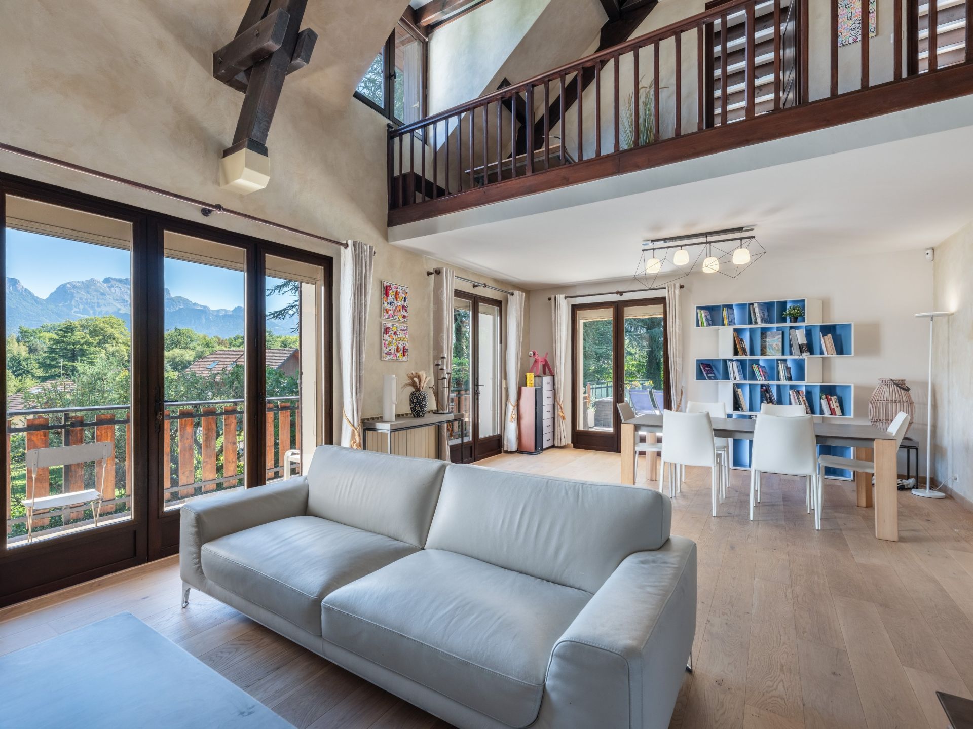 house 10 Rooms for sale on SEVRIER (74320)
