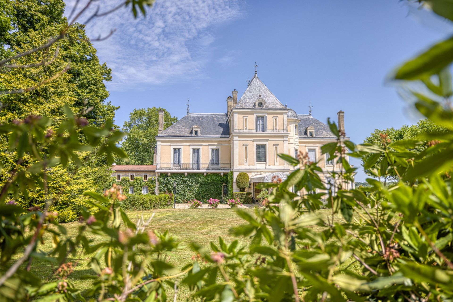 Vente Château Bourg-en-Bresse (01000) 1944 m²