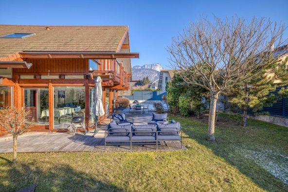 Vente Maison Annecy-le-Vieux 8&nbsp;Pièces 215&nbsp;m²
