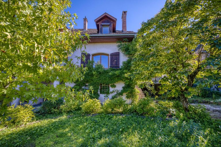 house 6 Rooms for sale on ANNECY LE VIEUX (74940)