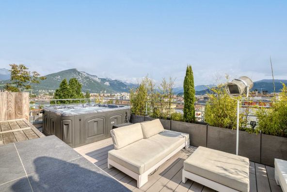 Vente Appartement Annecy 6&nbsp;Pièces 151.8&nbsp;m²
