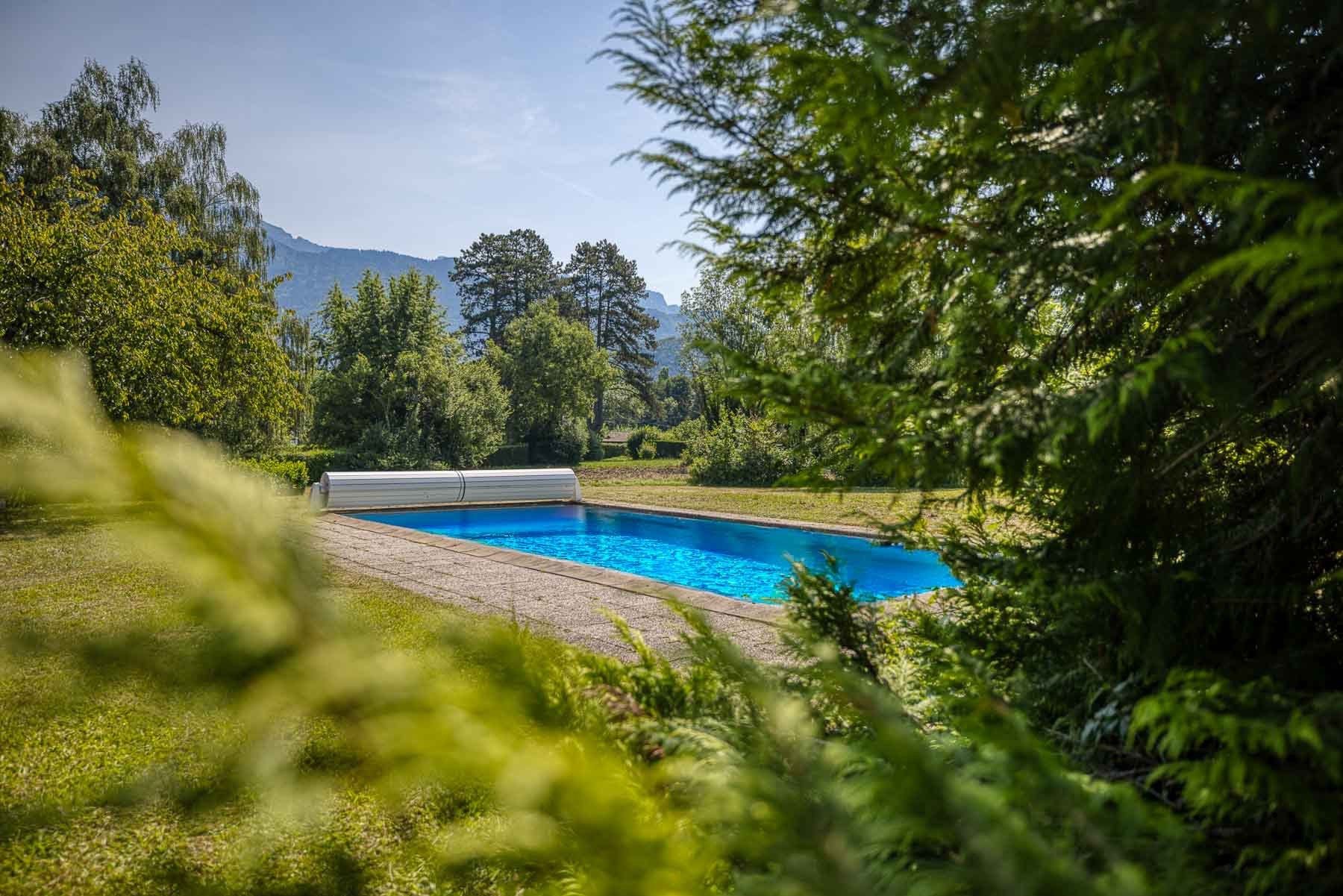 house 7 Rooms for sale on ST JORIOZ (74410)