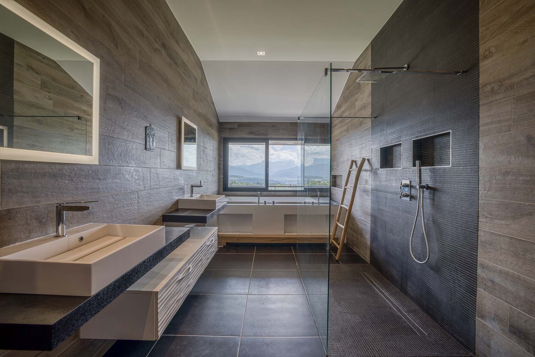 house 9 Rooms for sale on ANNECY (74000)