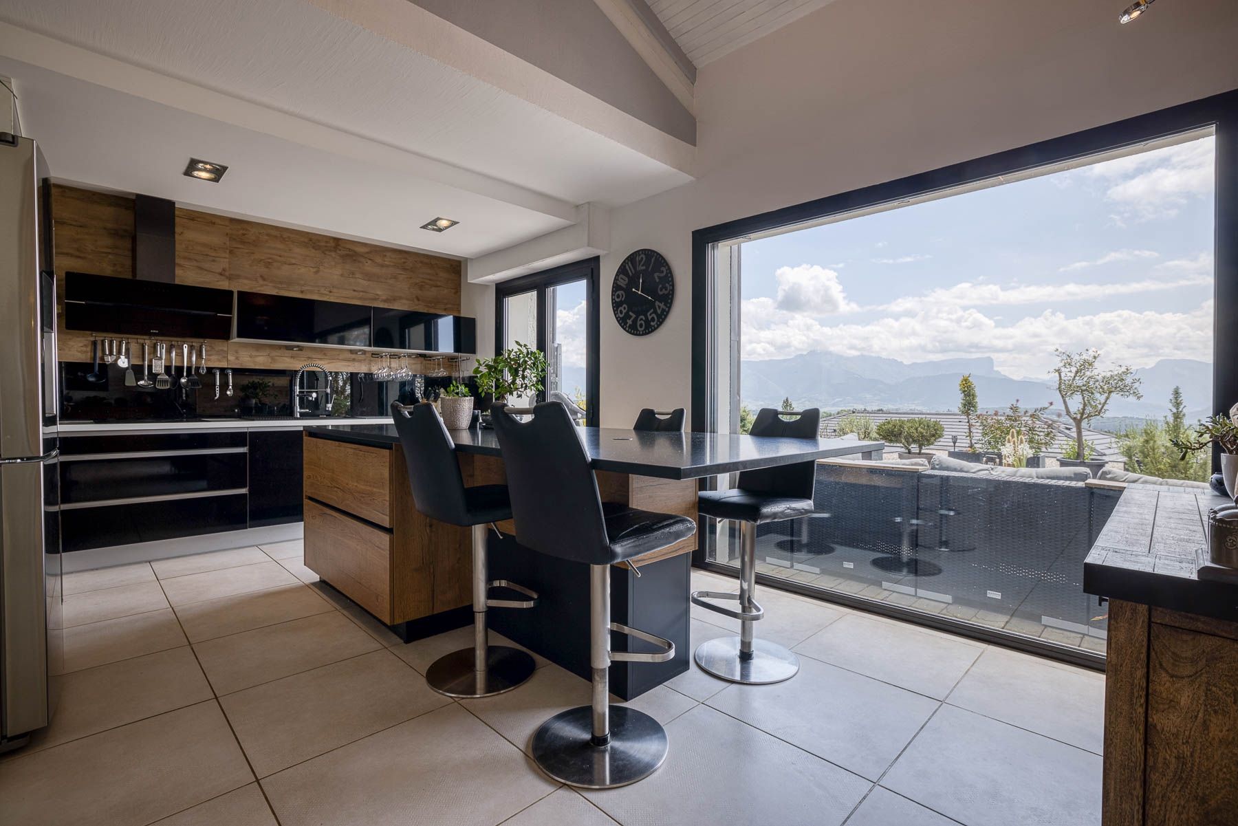 house 9 Rooms for sale on ANNECY (74000)