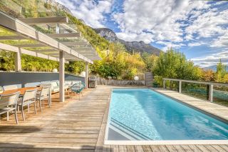 maison 7 Pièces en vente sur VEYRIER DU LAC (74290)