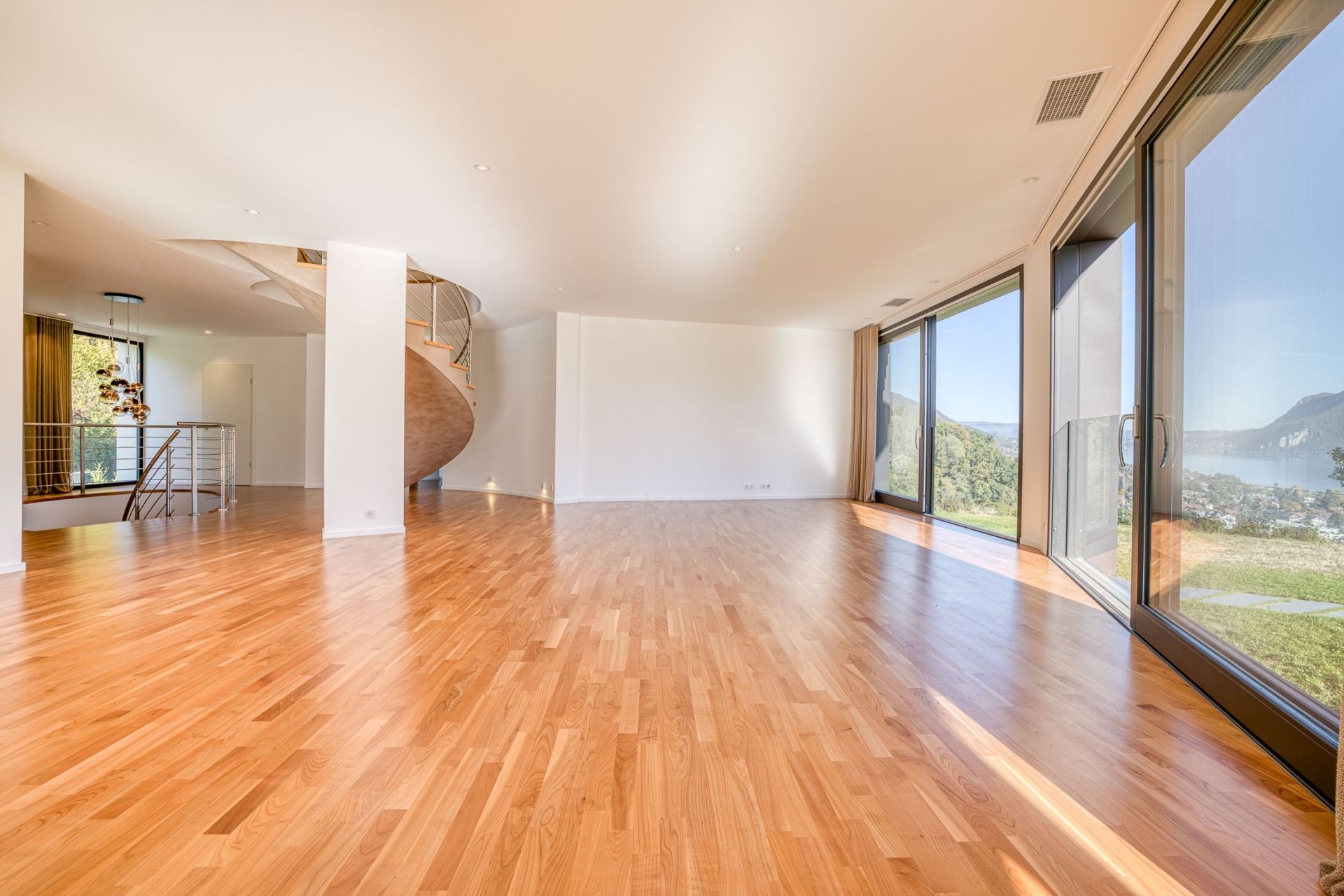 maison 8 Pièces en vente sur SEVRIER (74320)
