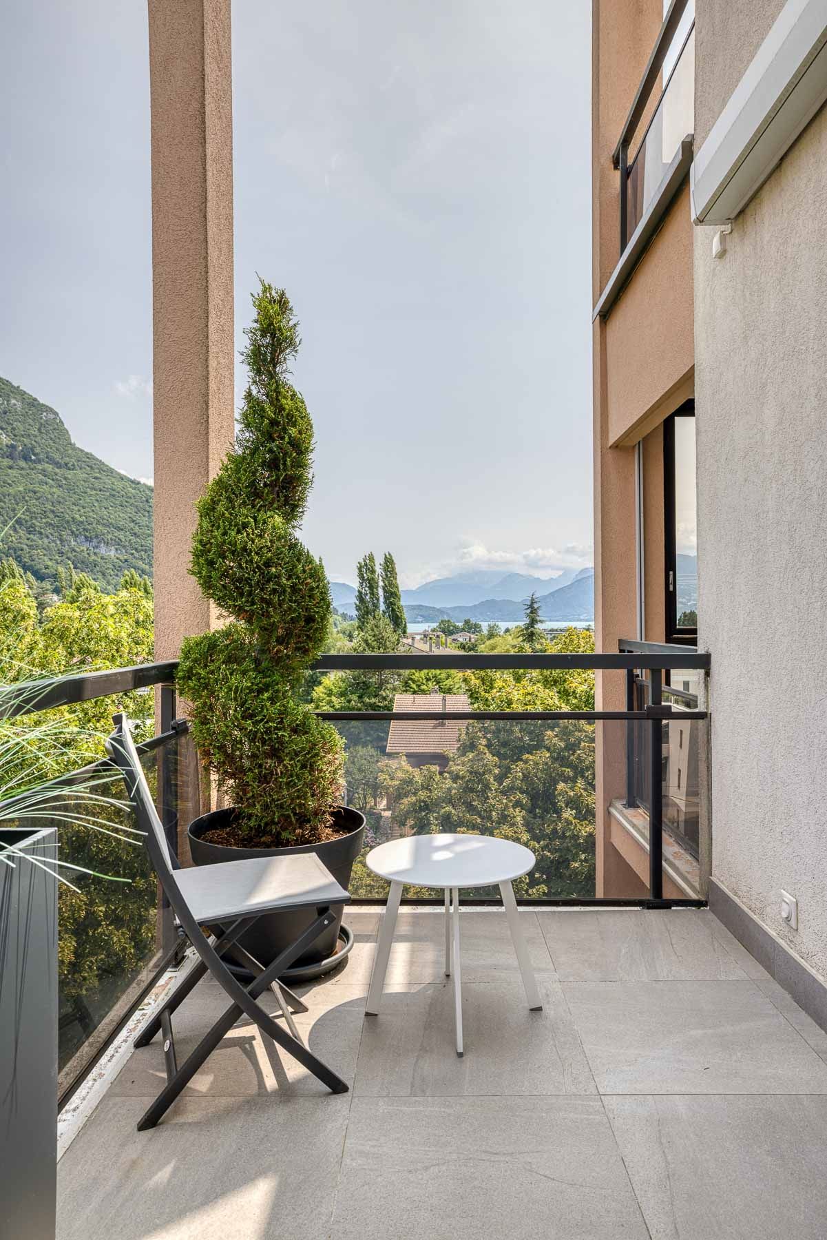 apartment 4 Rooms for sale on ANNECY LE VIEUX (74940)