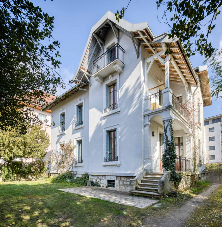 house 10 Rooms for sale on ANNECY (74000)